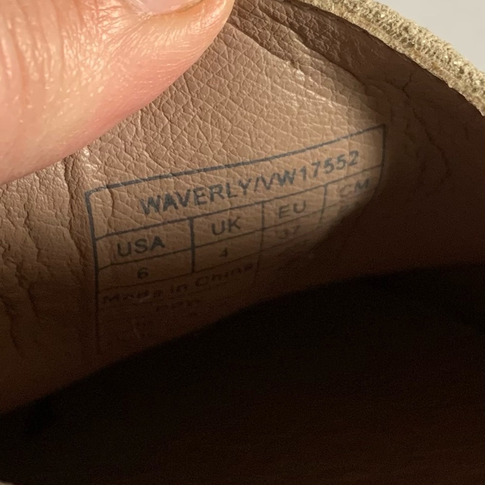 Vionic Cream Loafers - Picture 6 of 7